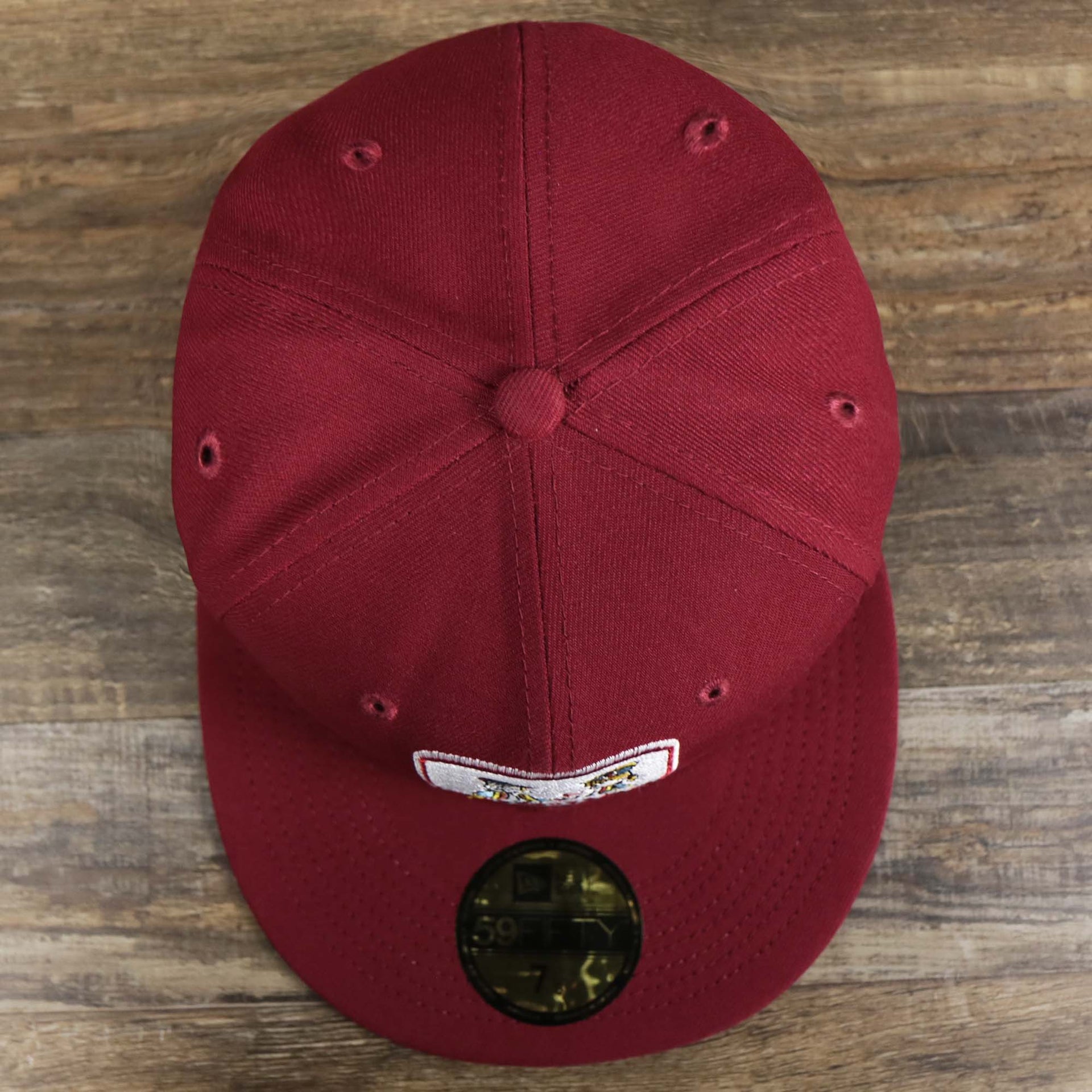 An overhead shot of the Philadelphia Quakers Cooperstown 1980 World Series Retro Philadelphia Phillies 59Fifty Fitted Cap | New Era Cardinal
