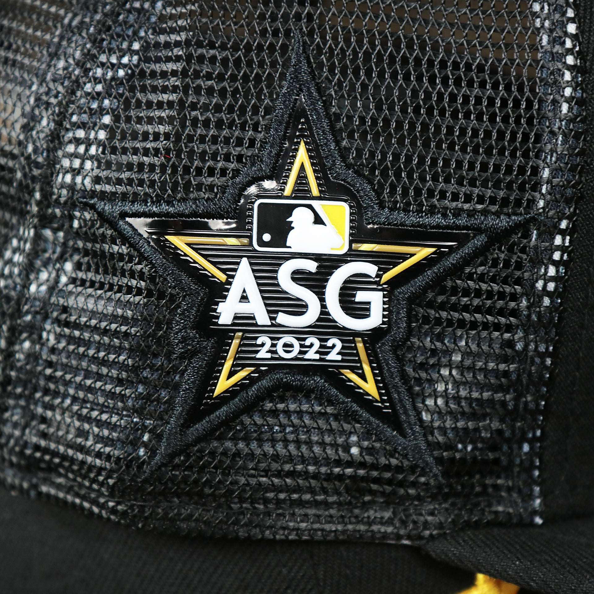 The ASG 2022 Side Patch on the Pittsburgh Pirates Metallic All Star Game MLB 2022 Side Patch 9Fifty Mesh Snapback | ASG 2022 Black Trucker Hat