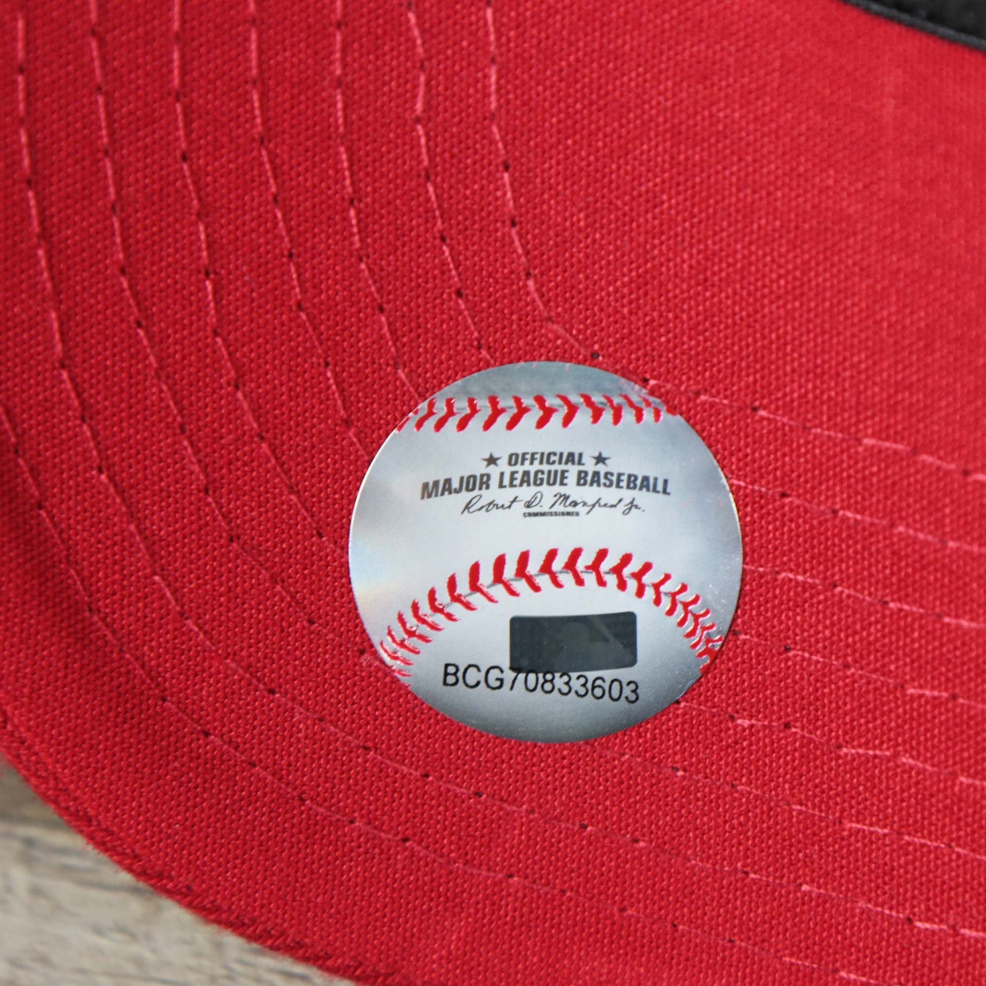 The MLB Baseball Sticker on the Philadelphia Phillies 2022 4th of July Stars And Stripes 39Thirty | New Era Navy OSFM