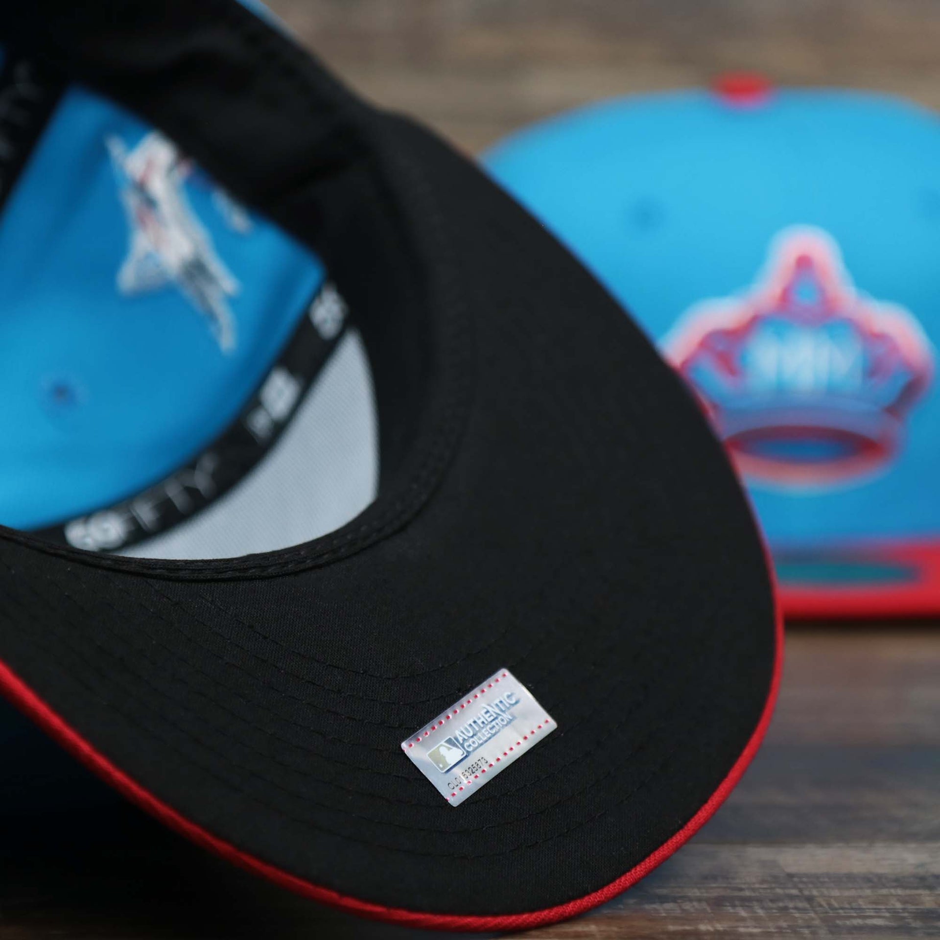 The undervisor on the Miami Marlins MLB City Connect 2021 On-Field Side Patch 59Fifty Fitted | Blue