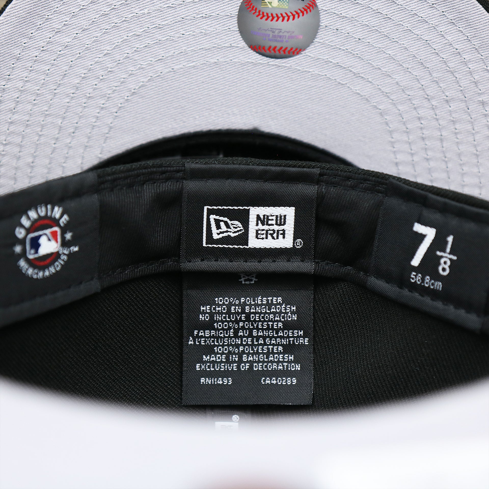 The Tags on the Chicago White Sox Southside Side Patch Gray Bottom 59Fifty Fitted Cap | Black 59Fifty Cap
