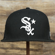The front of the Chicago White Sox Metallic All Star Game MLB 2022 Side Patch 9Fifty Mesh Snapback | ASG 2022 Black Trucker Hat