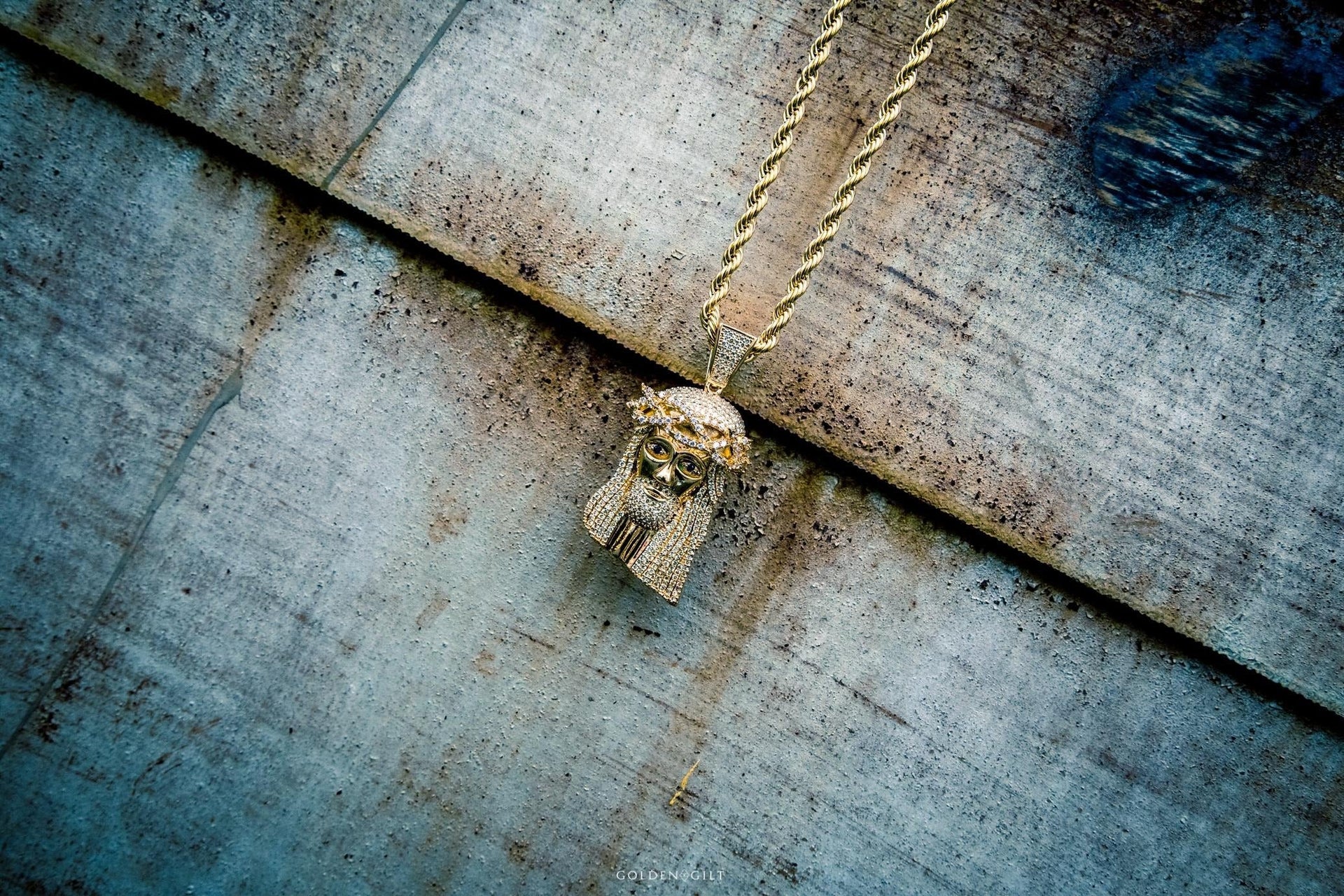 GOLDEN GILT | XL JESUS WITH ROPE CHAIN | 18K GOLD PLATED |
