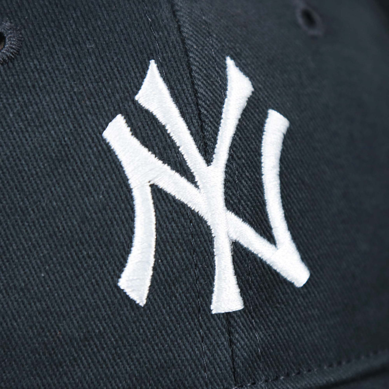 The Yankees Logo on the Infant New York Yankees Gray Bottom Dad Hat | Navy Infant Dad Hat