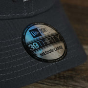 The sticker on the New York Yankees 2022 Father's Day On-Field 39Thirty Flexfit Cap | Gray
