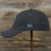 The wearer's left on the New York Yankees 2022 Father's Day On-Field 39Thirty Flexfit Cap | Gray