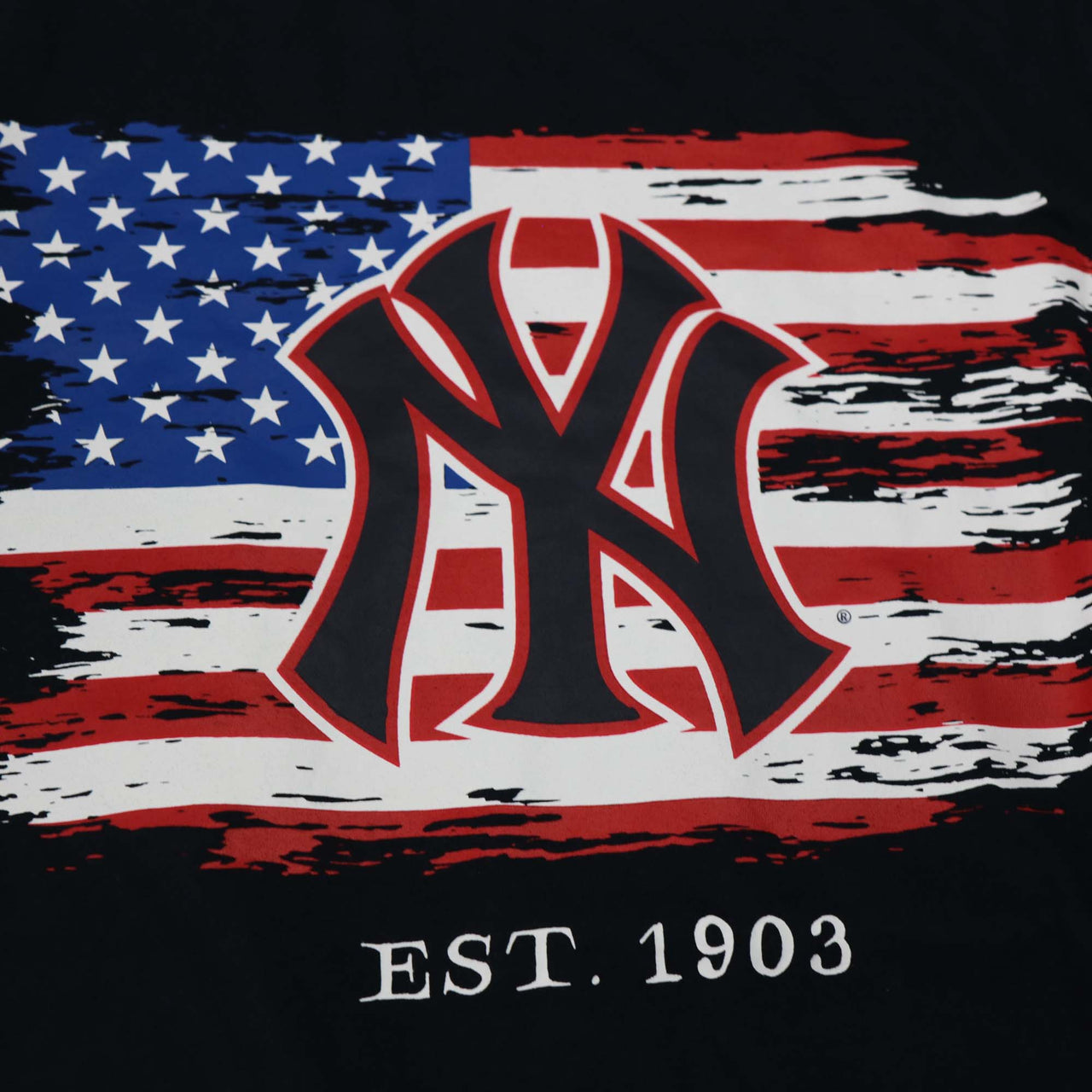 The Stars and Stripes Design on the New York Yankees 2022 4th of July Stars and Stripes T-Shirt | New Era Navy