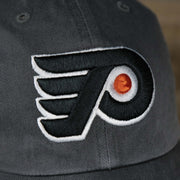 The flyers logo on the Youth Philadelphia Flyers Charcoal Dad Hat | 47 Brand OSFM