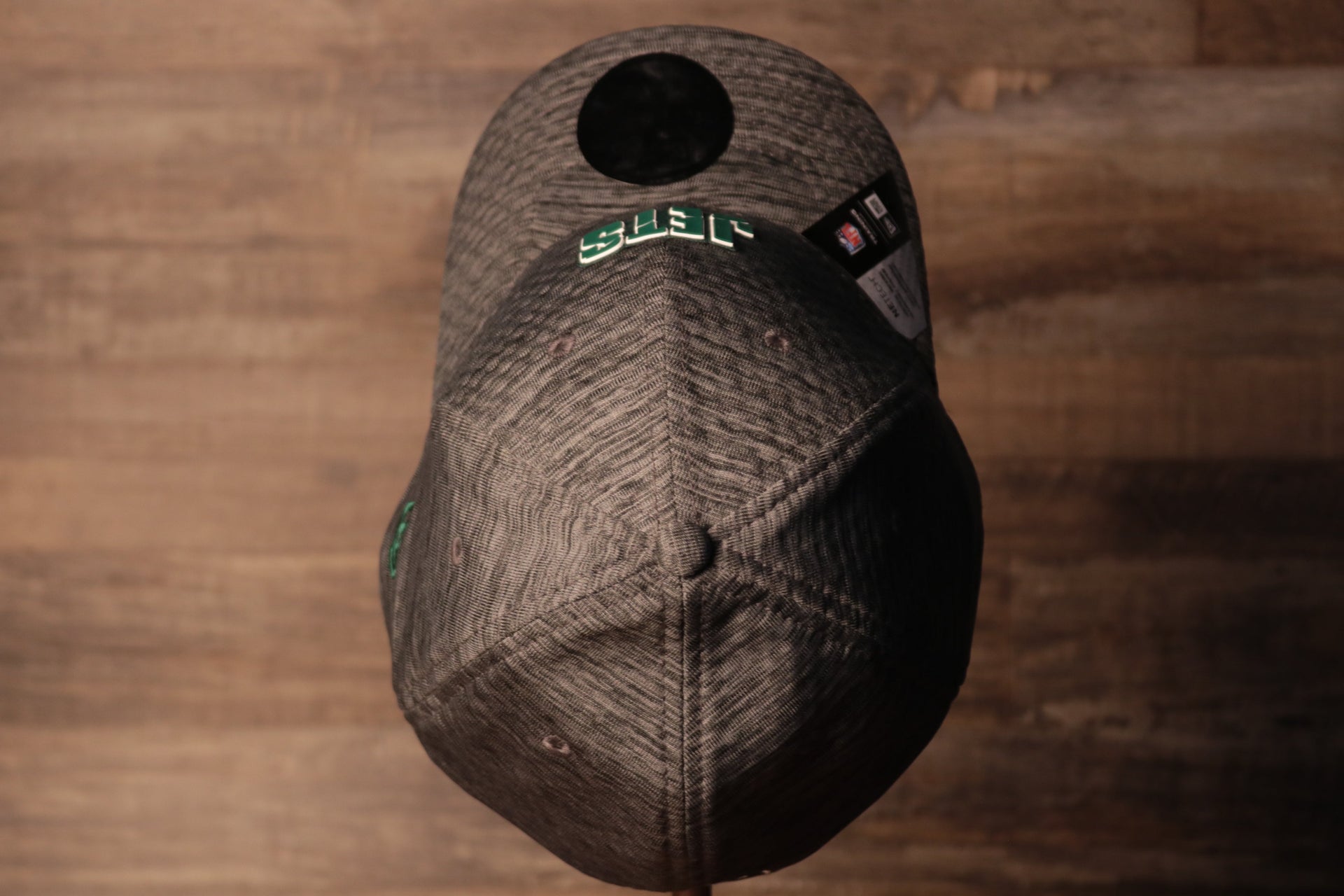 Jets 2020 Training Camp Flexfit | New York Jets 2020 On-Field Grey Training Camp Stretch Fit  the top of this jets hat is grey