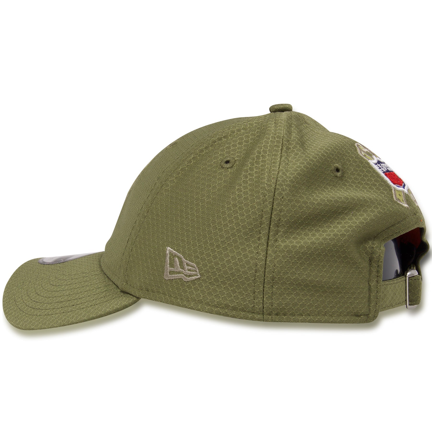 the left side of the New York Giants 2019 Salute to Service Dad Hat | Olive Green NFL On Field NY Giants Baseball Cap