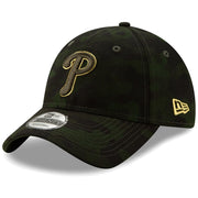 Embroidered on the left side of the Philadelphia Phillies 2019 Memorial Day 9Twenty Dad Hat is the New Era logo in metallic gold