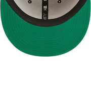 The undervisor on the Chicago White Sox Silver Letter Arch Retro Green Bottom 9Fifty Snapback Cap | Back Letter Arch Black 9Fifty