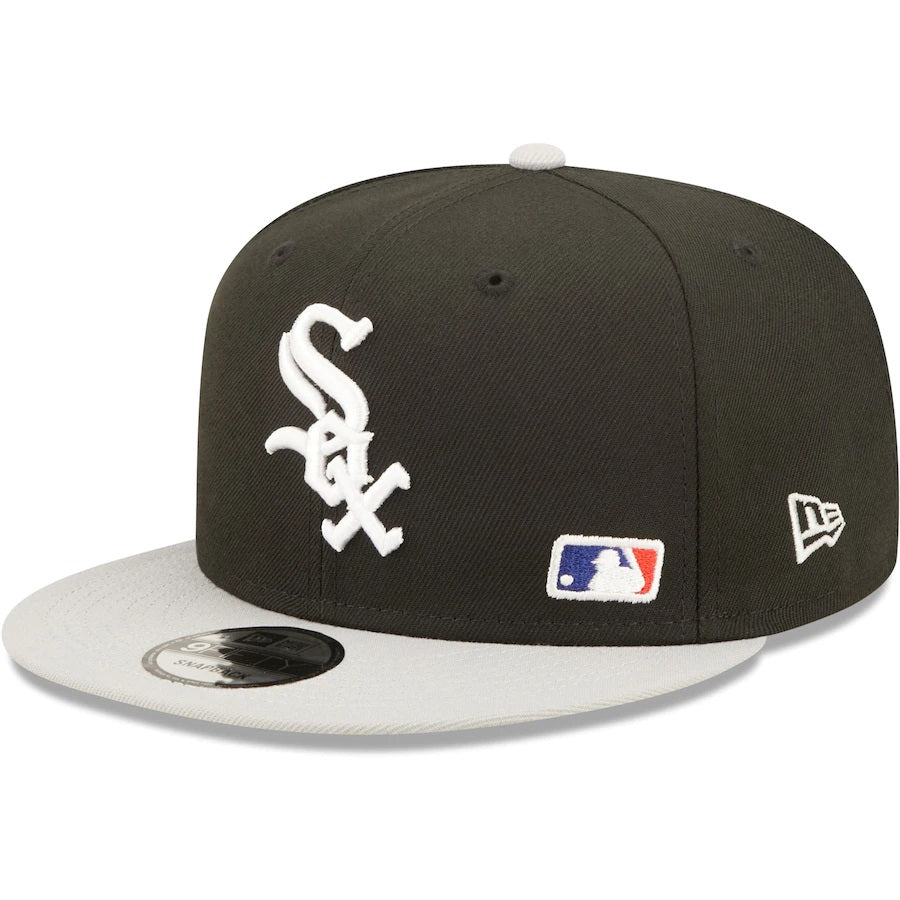 The front of Chicago White Sox Silver Letter Arch Retro Green Bottom 9Fifty Snapback Cap | Back Letter Arch Black 9Fifty